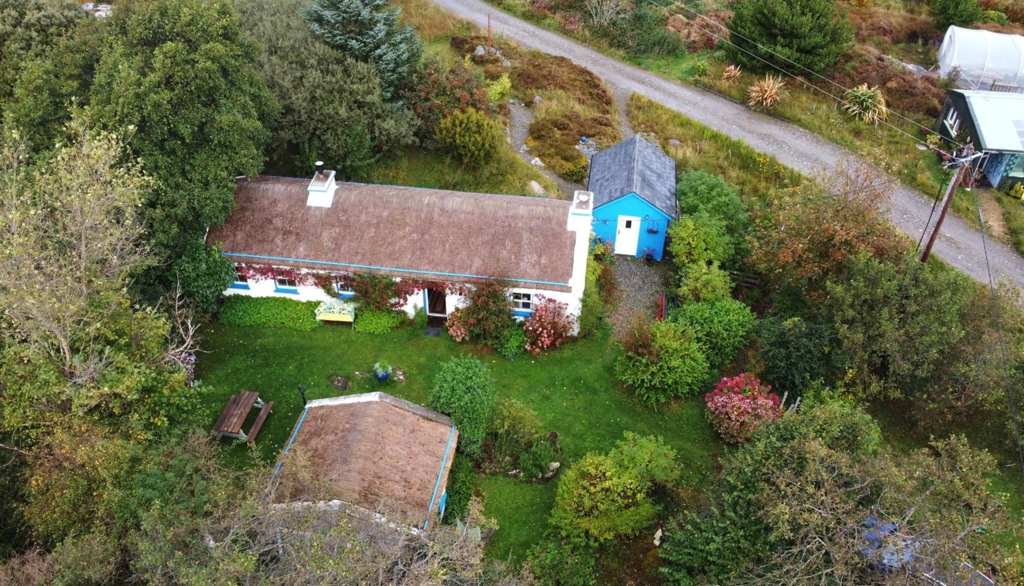 The Rockhouse - Cosy Stone Built Thatch Cottage Данглоу Екстер'єр фото